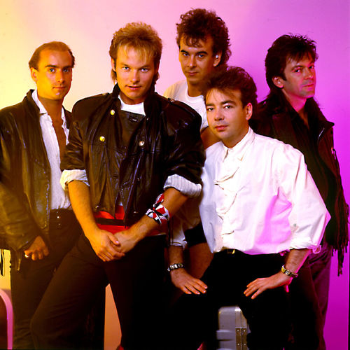 Cutting crew died in your. Группа Cutting Crew. Cutting Crew вокалист. Cutting Crew солист группы. Кевин МАКМАЙКЛ Cutting Crew.